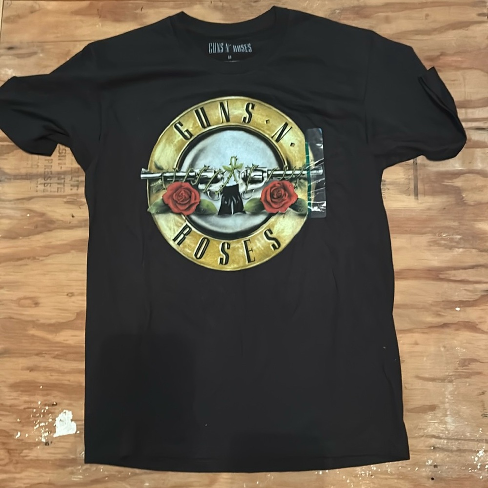 Guns N Roses Black t-shirt - Medium - NWOT